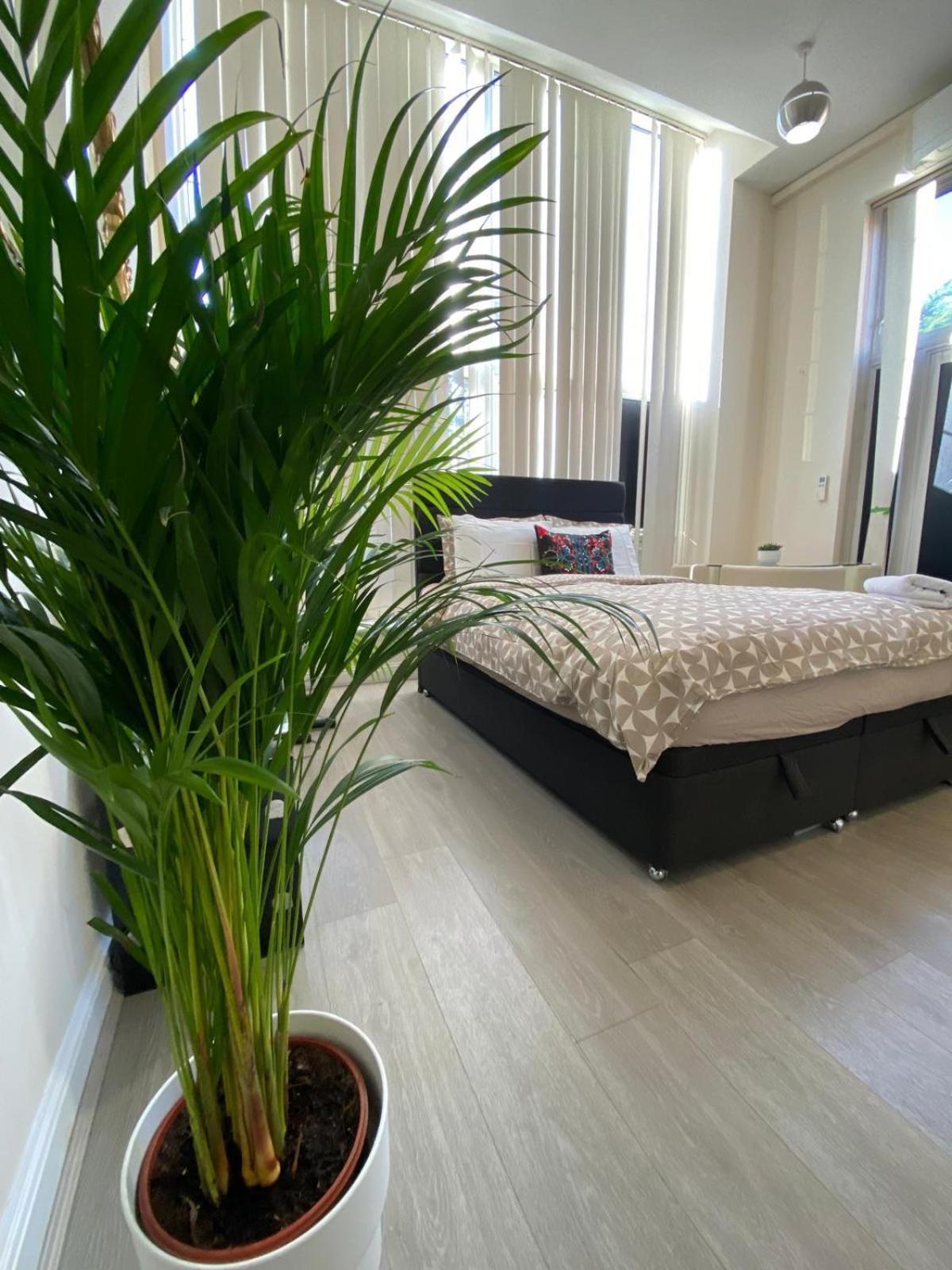 Spacious King Room With Private Entrance - Near Emirates And Camden And King'S Cross - 5 Min To Tube Finchley Luaran gambar